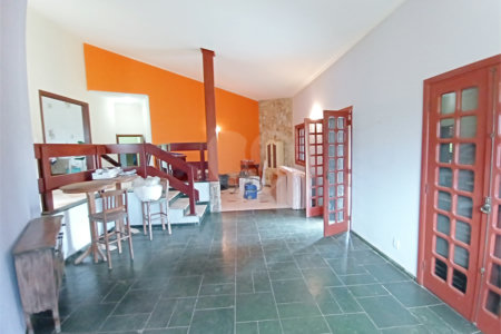 Casa à venda com 4 suítes no condomínio Estância Marambaia, Vinhedo - SP