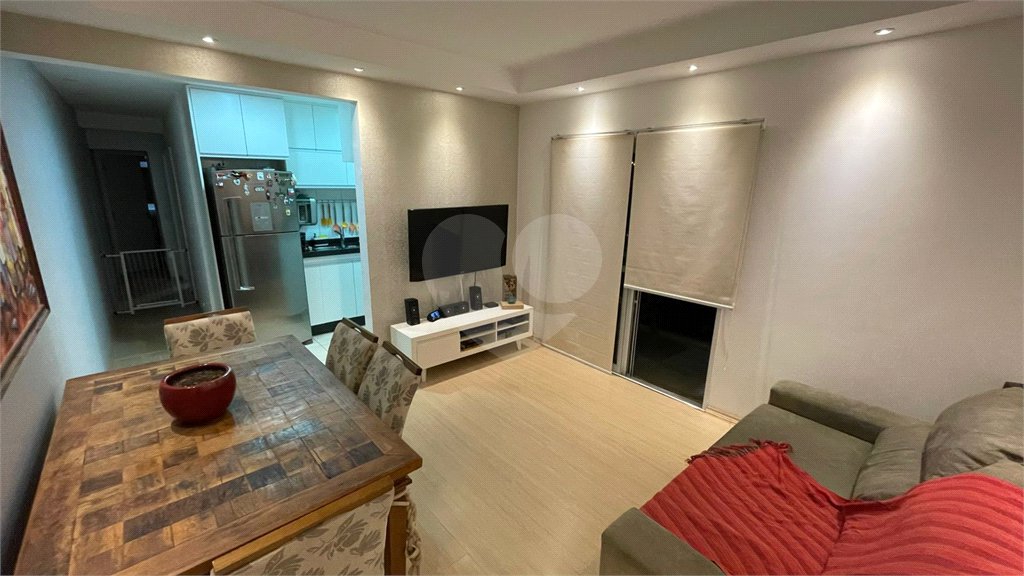 Apartamento no Condomínio Parque dos Manacás.