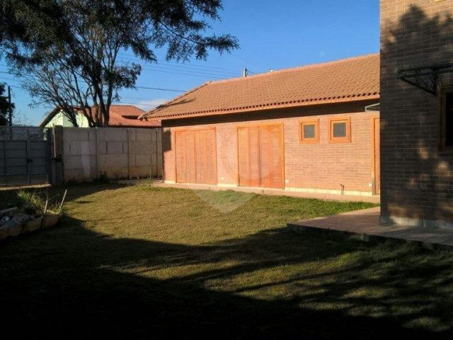 Casa à venda ou para alugar com 3 suítes no condomínio Vilarejo Estoril, Mairiporã - SP