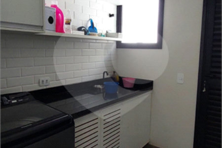 Casa à venda ou para alugar com 4 suítes no condomínio Figueira Garden, Atibaia - SP
