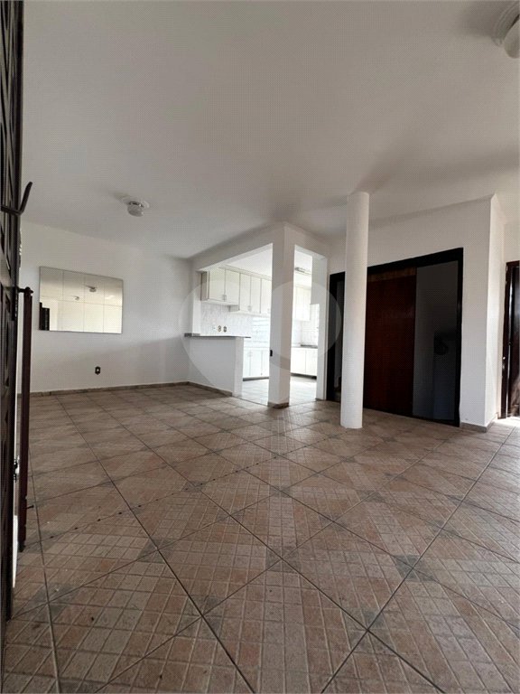 Sobrado à venda com 6 quartos, sendo 4 suítes,  em Vila Oliveira, Mogi das Cruzes, SP