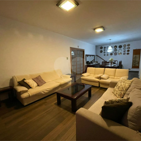 Sobrado à venda com 5 quartos, sendo 1 suíte, em Alto da Boa Vista, São Paulo, SP