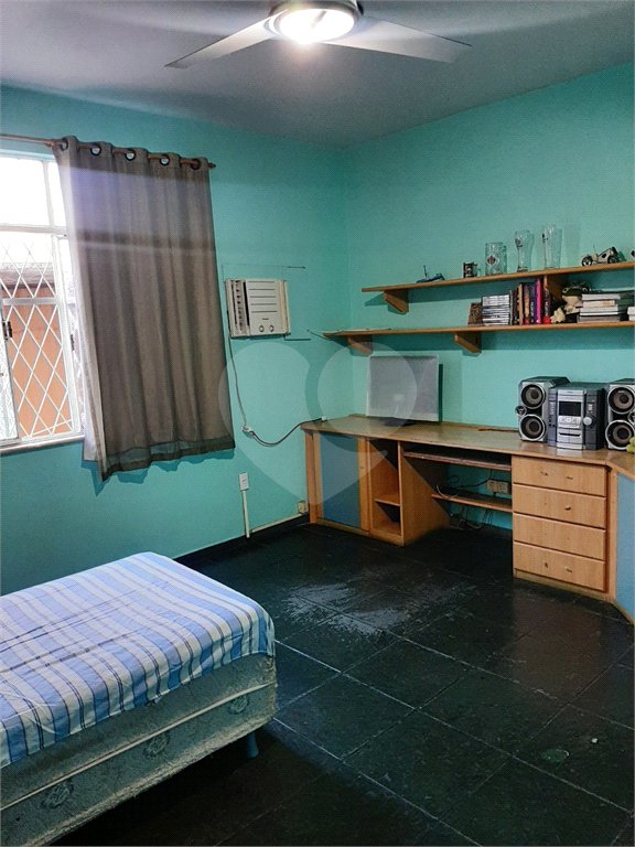 Casa à venda com 4 quartos, sendo 1 suíte, em Senador Camará, Rio de Janeiro, RJ