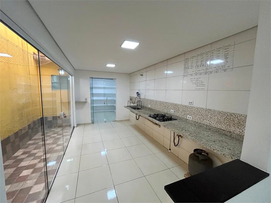 Casa de Vila para alugar com 4 suítes em Vila Romana, São Paulo, SP