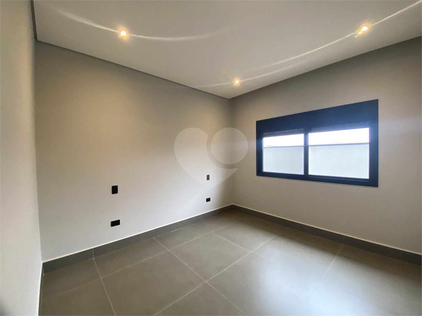 Casa à venda com 3 suítes no condomínio Portal dos Bandeirantes, Salto - SP