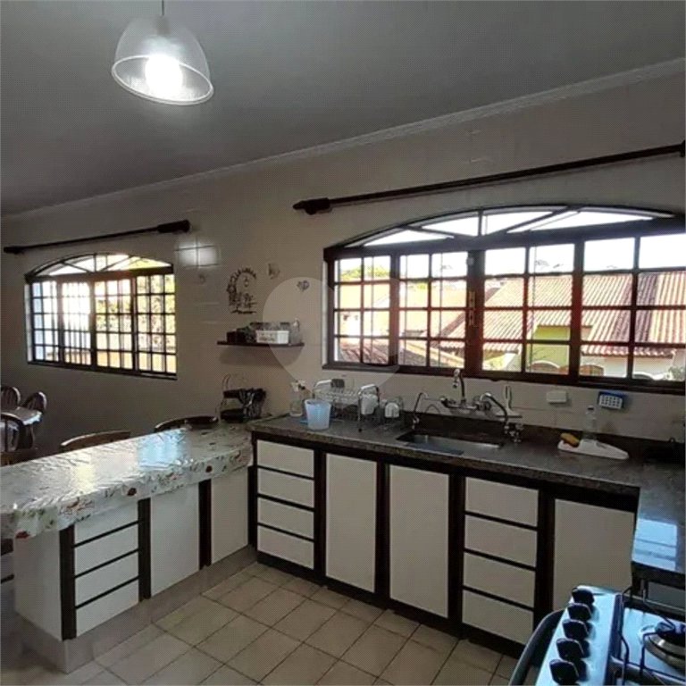Sobrado à venda com 4 quartos, sendo 1 suíte, em Jardim Pinheiros, São Paulo, SP