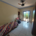 Casa térrea com piscina no Residencial Samambaia.