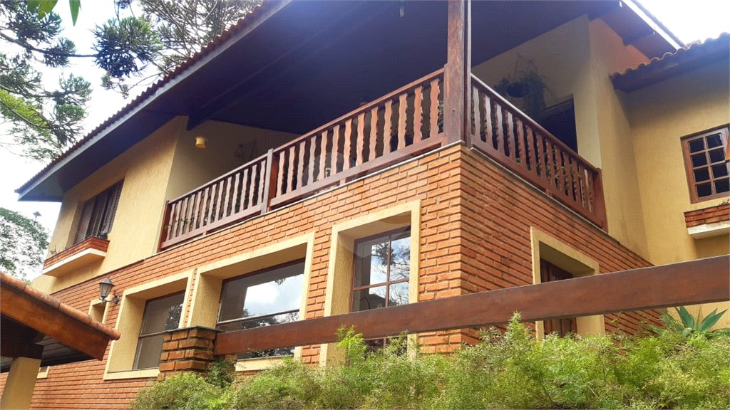 Casa à venda com 3 quartos, sendo 1 suíte, no condomínio Jardim da Monntanha Ii, Mairiporã - SP