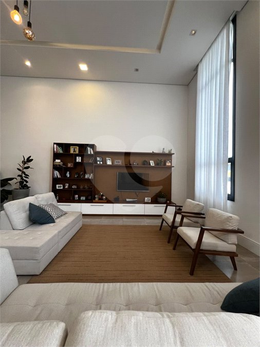 Casa à venda com 4 quartos, sendo 3 suítes, no condomínio Mosaico Essence, Mogi das Cruzes - SP