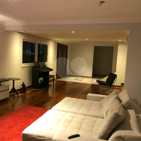 Casa à venda com 5 suítes em Paraisópolis, São Paulo, SP