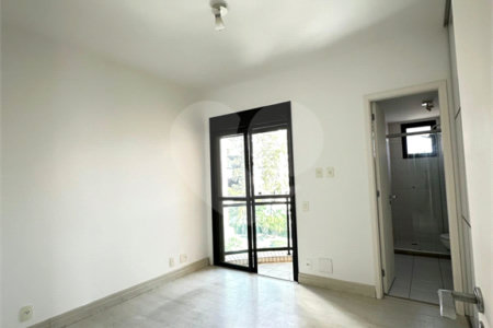 Apartamento à venda com 3 suítes em Vila Suzana, São Paulo, SP