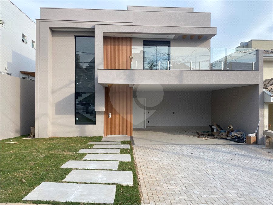 Casa à venda com 4 quartos, sendo 3 suítes, no condomínio Recanto dos Paturis, Vinhedo - SP