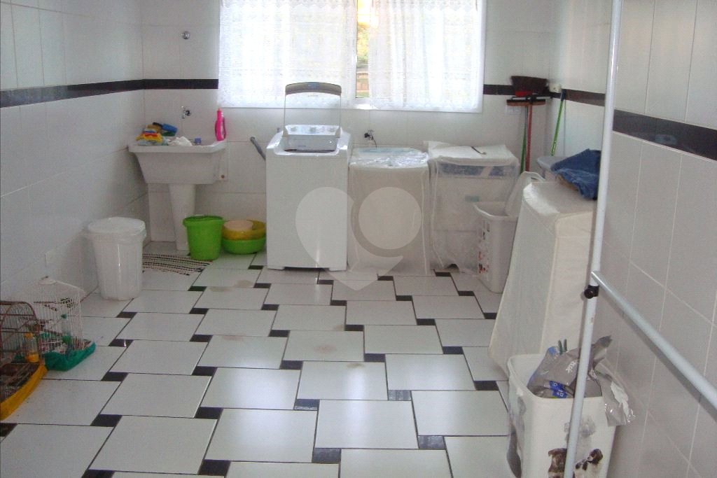 Casa à venda com 6 quartos, sendo 4 suítes,  no condomínio Monte Belo, Salto - SP