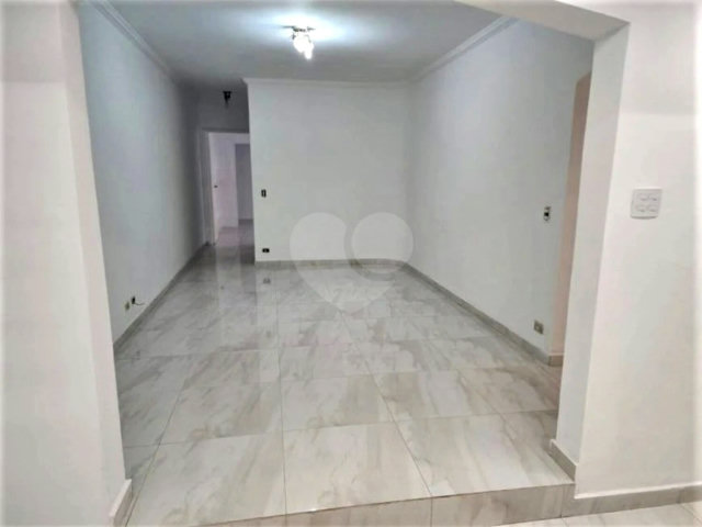 Sobrado à venda com 3 quartos, sendo 1 suíte,  em Campo Grande, São Paulo, SP