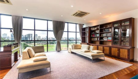 Casa à venda com 6 suítes no condomínio Vitória Régia, São Paulo - SP