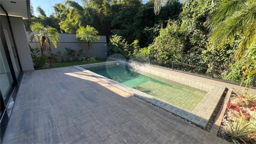 Casa à venda com 4 suítes no condomínio Residencial Granville, Atibaia - SP