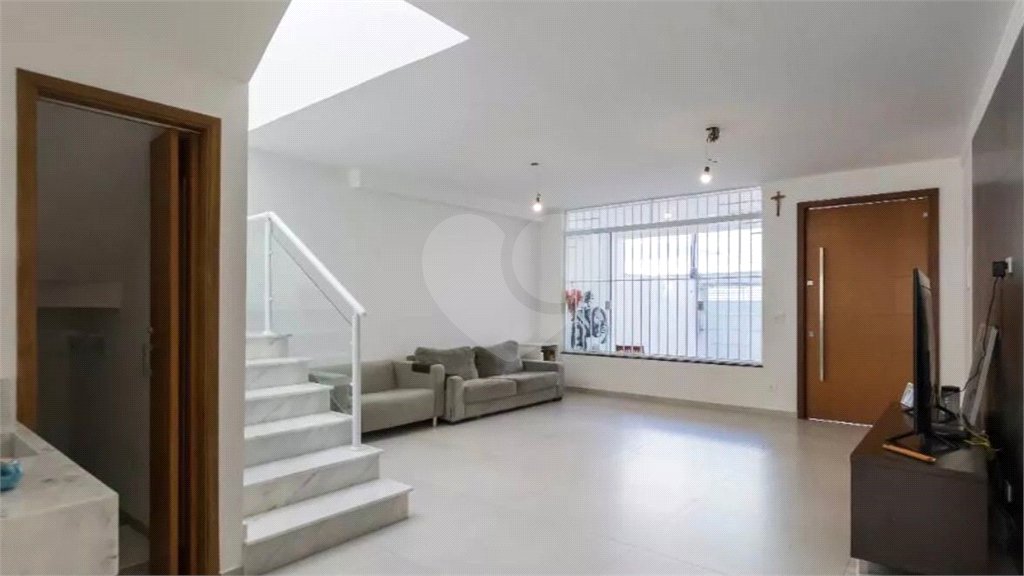 Sobrado à venda com 3 quartos, sendo 1 suíte, em Vila Firmiano Pinto, São Paulo, SP