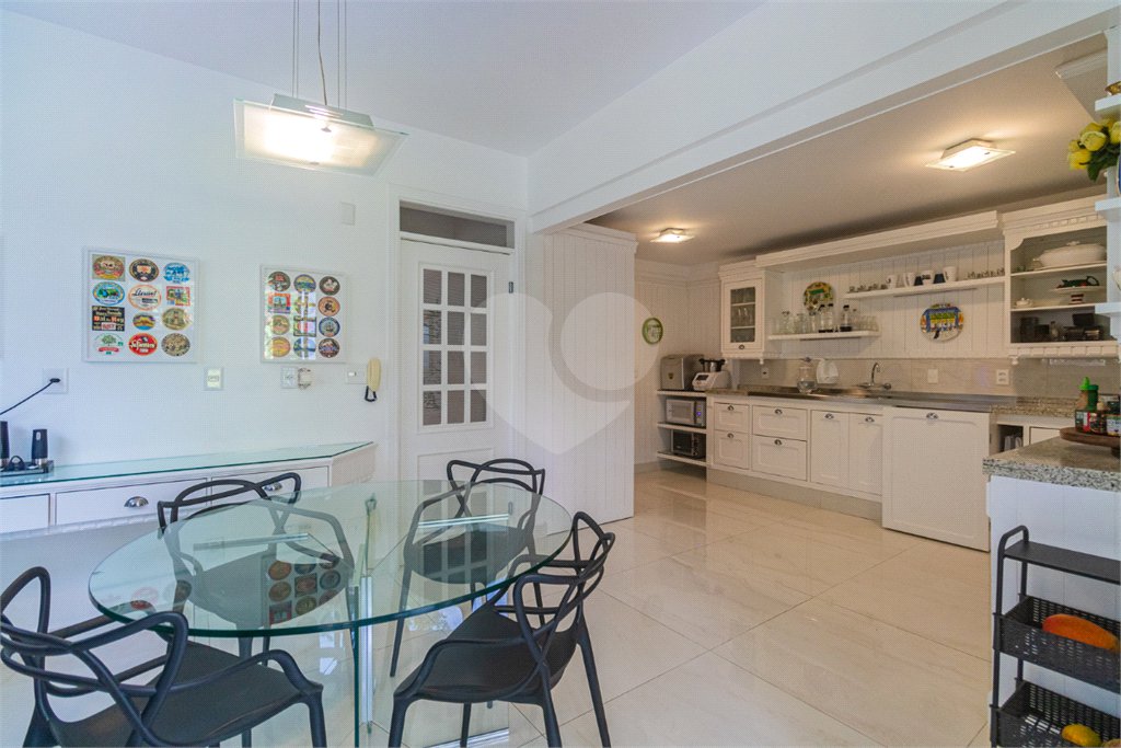 Casa à venda com 4 quartos, sendo 3 suítes, em Brooklin, São Paulo, SP