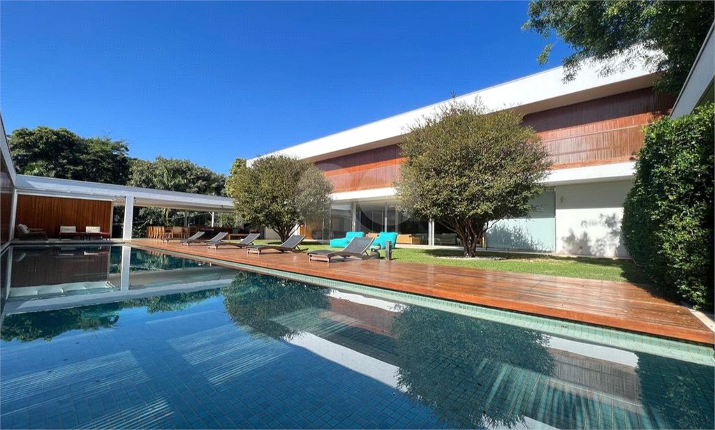 Casa à venda com 5 suítes no condomínio Millenium Campolim, Sorocaba - SP
