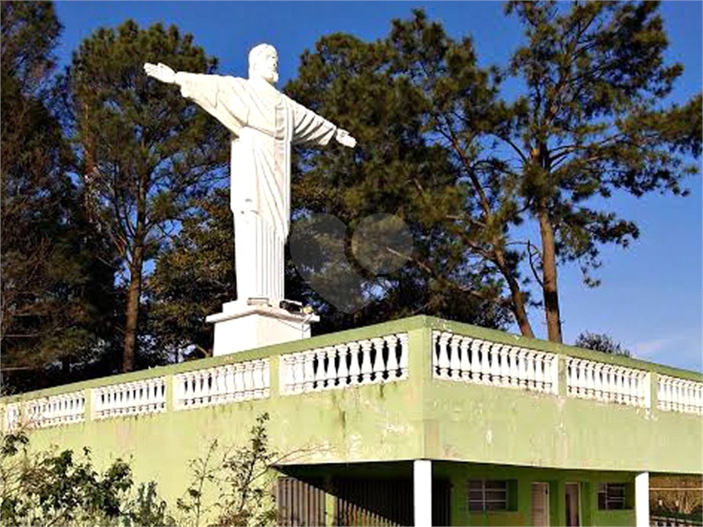 Casa à venda com 3 quartos, sendo 1 suíte, no condomínio Estância Marambaia, Vinhedo - SP