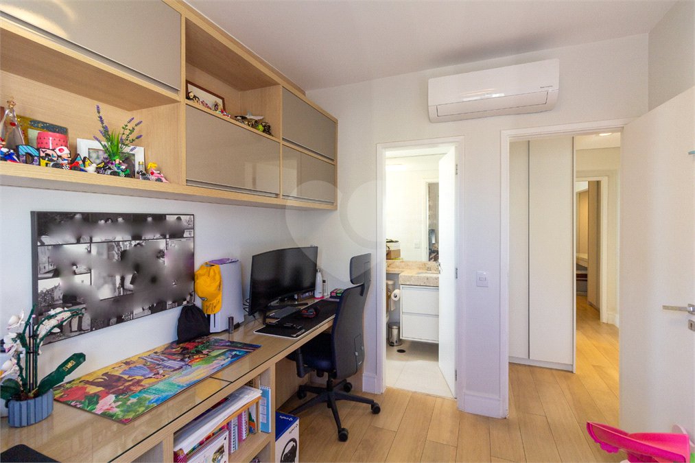 Apartamento à venda com 3 suítes em Vila Ipojuca, São Paulo, SP