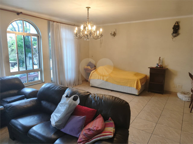Casa à venda com 4 quartos, sendo 2 suítes,  no condomínio Chácara das Rosas, São Paulo - SP