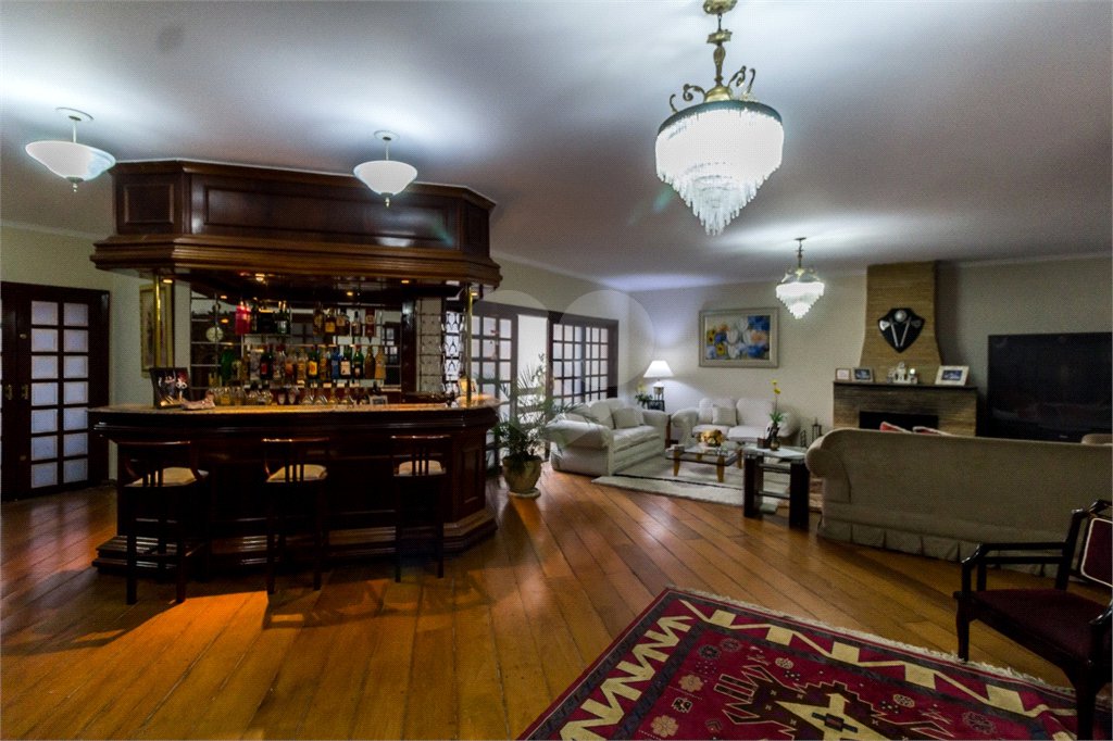 Casa à venda ou para alugar com 5 quartos, sendo 3 suítes, em Independência, São Bernardo do Campo, SP
