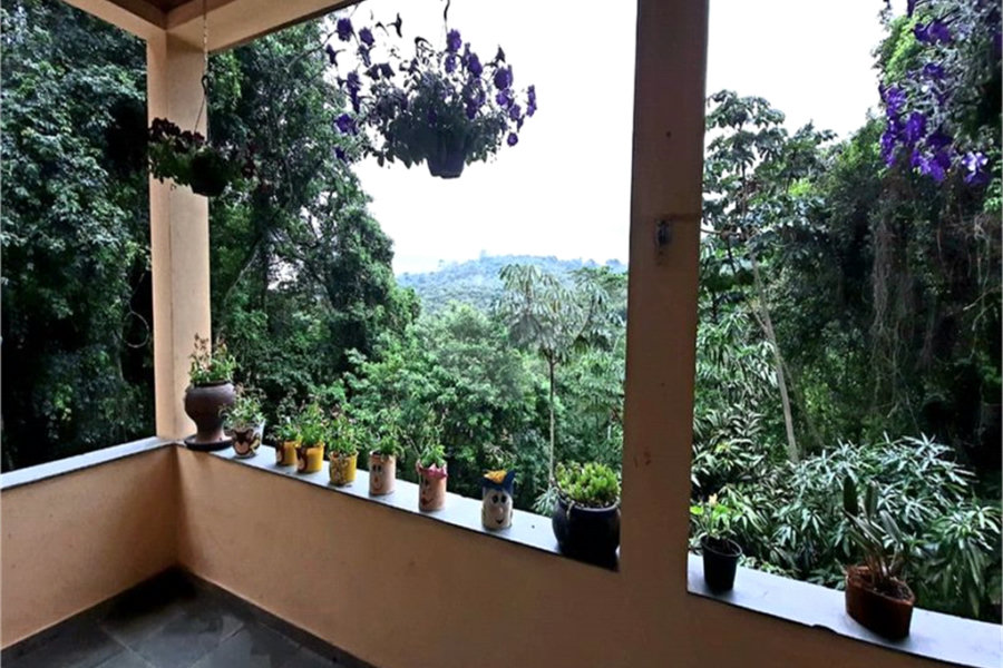 Casa à venda com 5 quartos, sendo 2 suítes, no condomínio Alpes da Cantareira, Mairiporã - SP