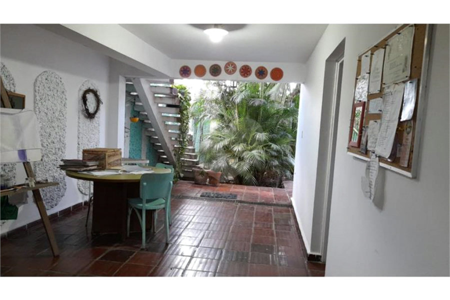 Casa à venda ou para alugar com 5 quartos, sendo 1 suíte, em Vila Romero, São Paulo, SP