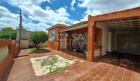 Casa à venda com 4 quartos em Vila Trujillo, Sorocaba, SP