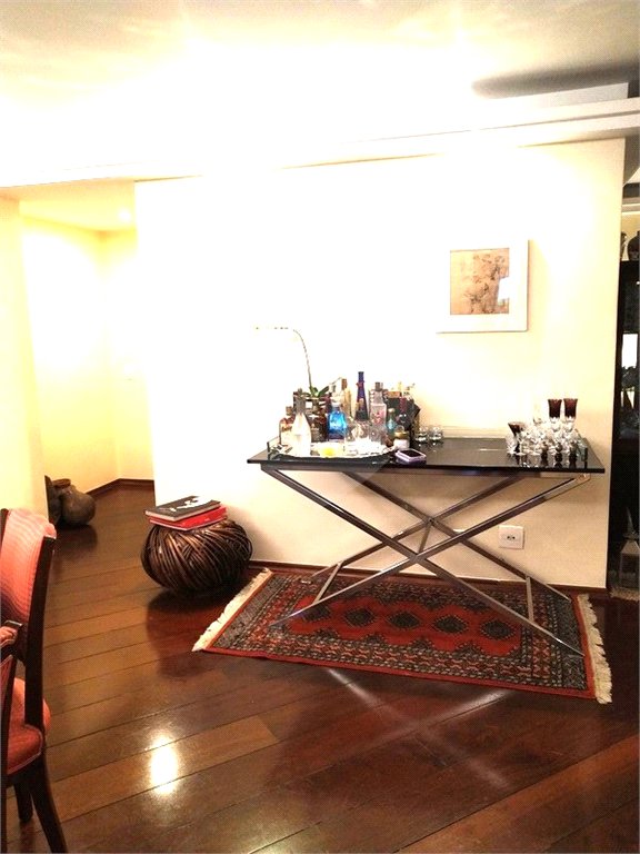 Apartamento à venda com 3 quartos, sendo 1 suíte, em Jardim Paulista, São Paulo, SP