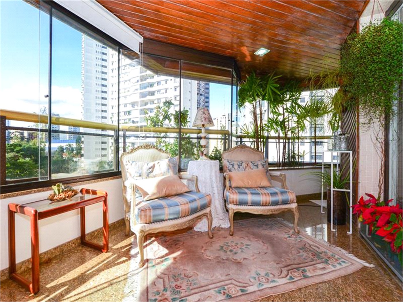 Apartamento à venda com 3 suítes em Vila Suzana, São Paulo, SP