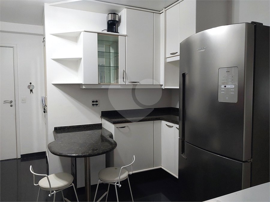 Apartamento à venda com 3 quartos, sendo 2 suítes,  em Cidade São Francisco, São Paulo, SP