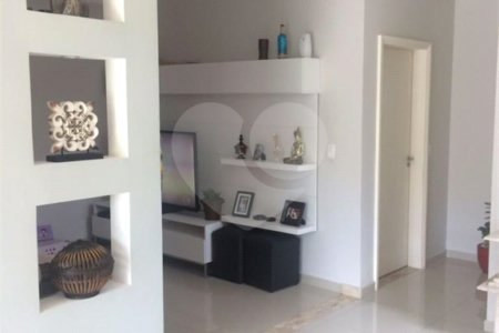 Sobrado à venda com 4 suítes em Vila Oliveira, Mogi das Cruzes, SP