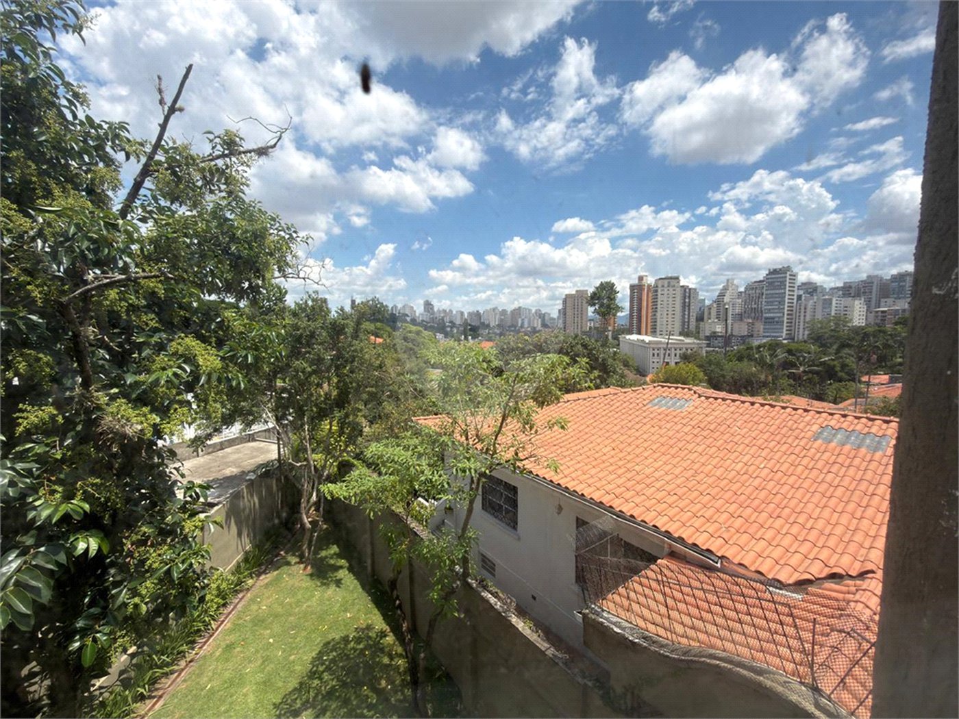 Sobrado para alugar com 6 quartos, sendo 2 suítes,  em Consolação, São Paulo, SP