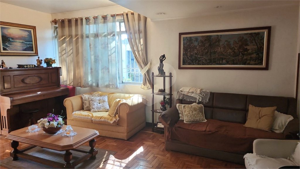 Casa à venda com 3 quartos, sendo 2 suítes, em Indianópolis, São Paulo, SP