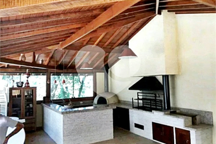 Casa à venda ou para alugar com 4 quartos, sendo 2 suítes, em Serra da Cantareira, Mairiporã, SP