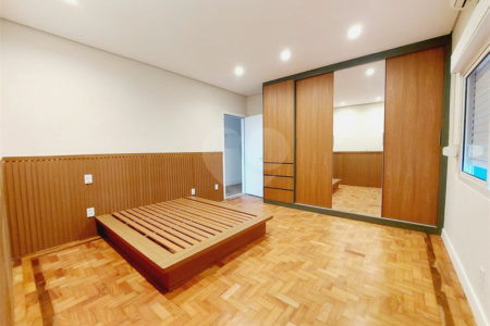 Casa à venda com 3 suítes em Lapa, São Paulo, SP