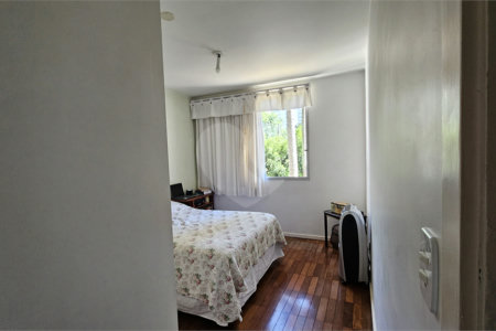Apartamento à venda com 3 quartos, sendo 1 suíte, em Moema, São Paulo, SP