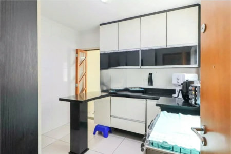 Sobrado à venda com 3 quartos, sendo 1 suíte, em Jardim Centenário, São Paulo, SP