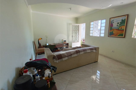 Sobrado à venda com 4 quartos em Jardim Esther, São Roque, SP