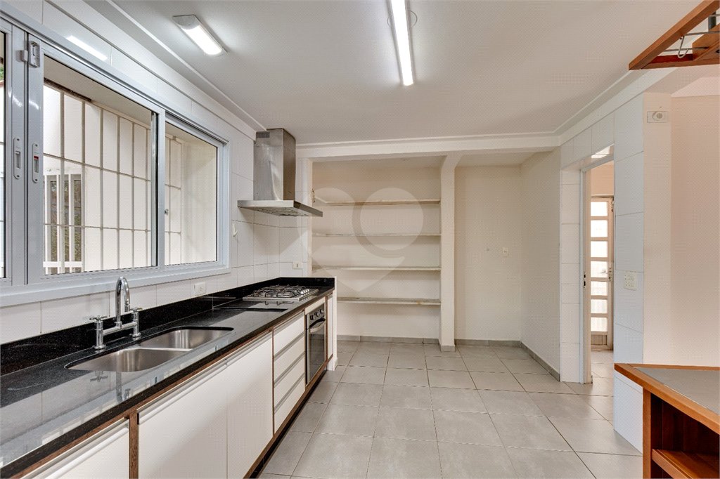 Casa de Vila à venda ou para alugar com 3 suítes em Alto da Boa Vista, São Paulo, SP