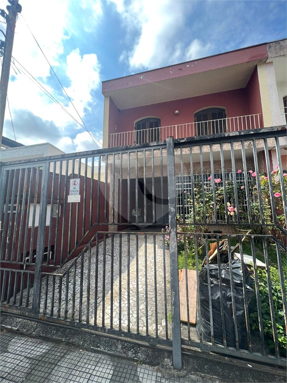 Casa à venda com 3 quartos em Vila Vitória, Mogi das Cruzes, SP