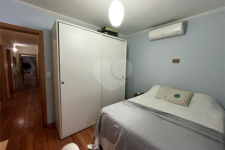 Casa à venda com 3 quartos, sendo 1 suíte,  em Jardim Casablanca, São Paulo, SP