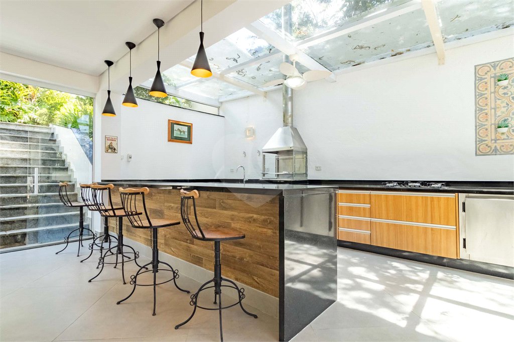 Casa à venda com 7 quartos, sendo 5 suítes,  em Morumbi, São Paulo, SP