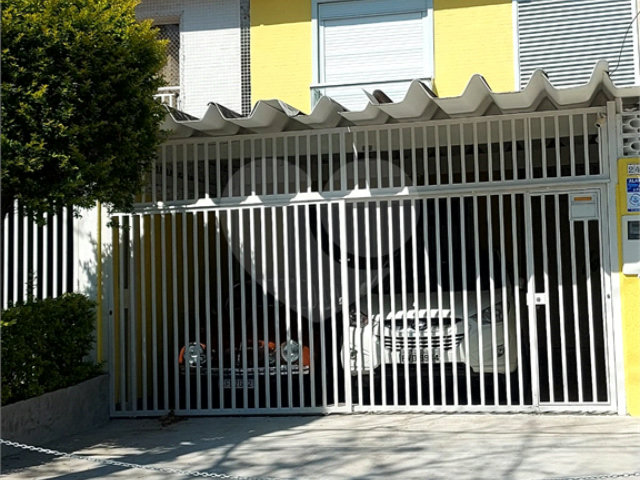 Sobrado à venda com 3 quartos, sendo 2 suítes,  em Vila Romero, São Paulo, SP