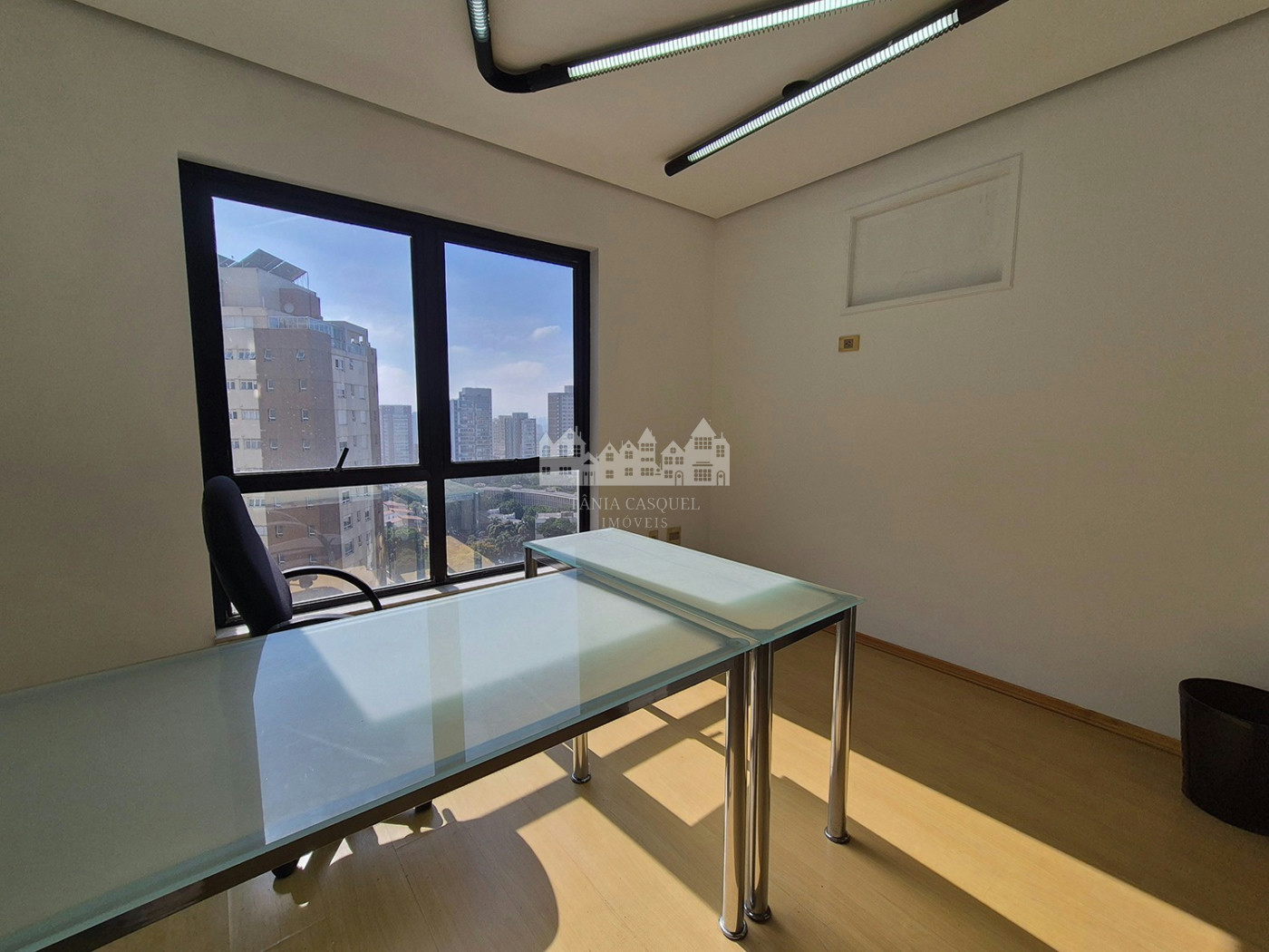 Sala Comercial à Venda no Edifício Paulista Tower – Rua Vergueiro, próximo ao Metrô Ana Rosa