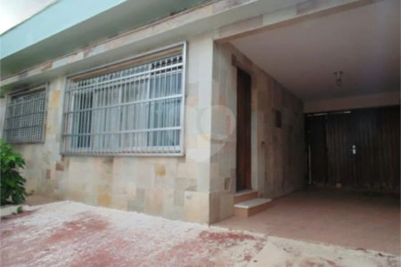 Casa térrea com amplo terreno 250m2 no Jardim Aeroporto – ótima localização e grande potencial de valorização