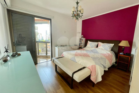 Apartamento à venda com 4 quartos, sendo 3 suítes, em Campo Belo, São Paulo, SP