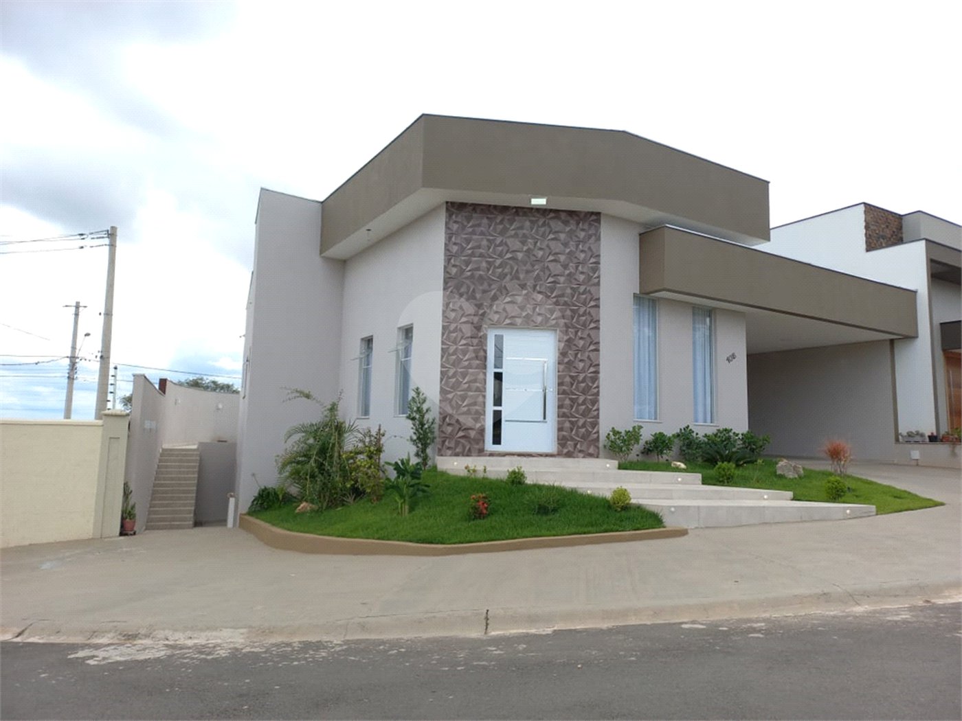 Casa à venda com 3 quartos, sendo 1 suíte,  no condomínio Villagio Milano, Sorocaba - SP